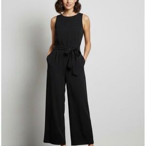 Elegant Black Sleeveless Jumpsuit